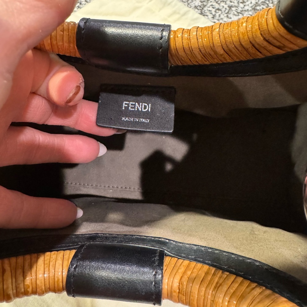 Fendi brown/black leather bag with bamboo tophandle. - Picture 5 of 5
